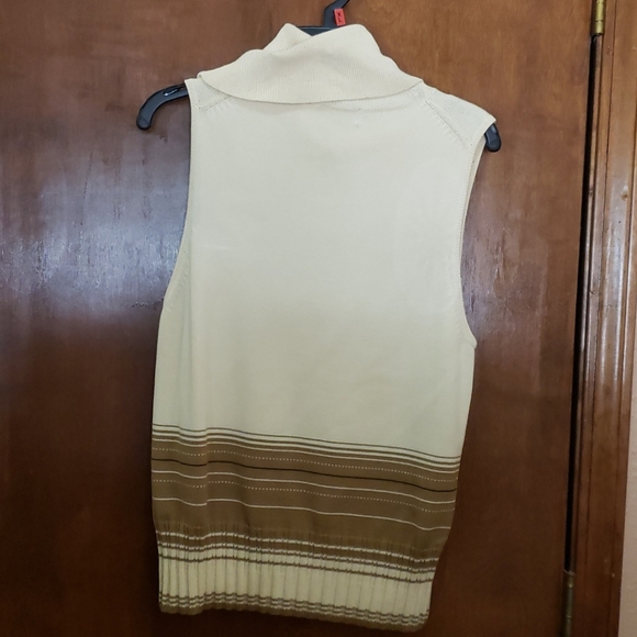 Liz Claiborne Large Sweater top w/short sleeves - Picture 9 of 12